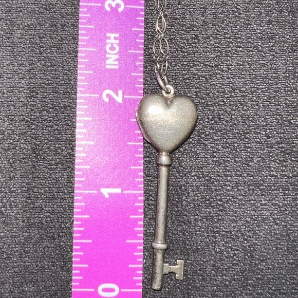 Tiffany & Co RARE Silver Heart Key Locket Pendant Necklace- With original chain - Picture 9 of 15